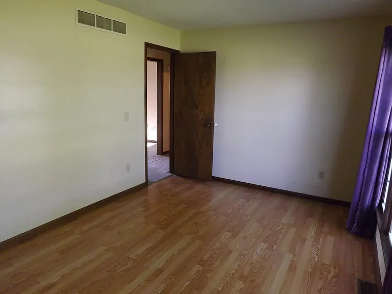2111 SE Powell Rd — Photo 9