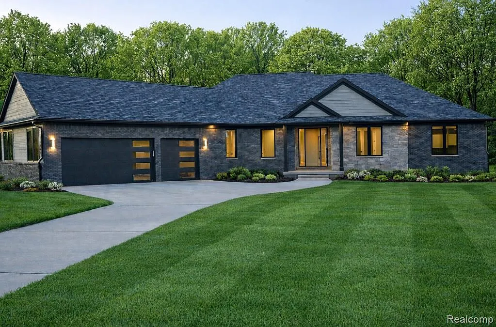 632 Kings Fairway Ct photo 1