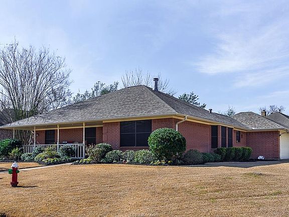 2nd image of 3300 Oak Hollow Dr