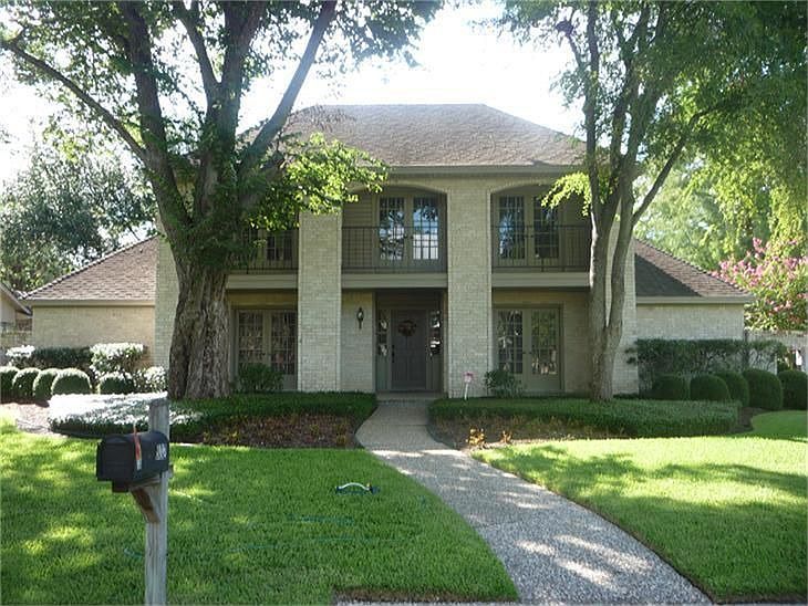 1st image of 802 Forest Lake Dr