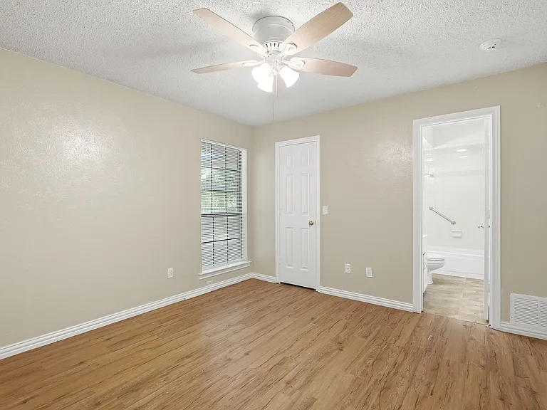 999 W Forest Grove Rd — Photo 23