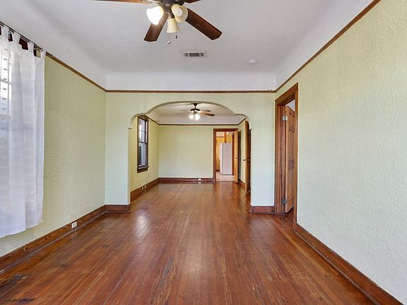 3rd image of 5014 Burgundy St