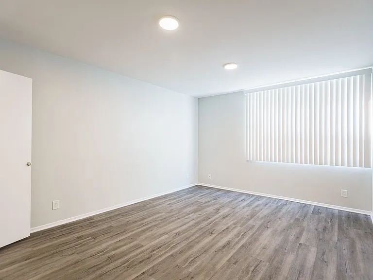 816 S. Bundy Dr — Photo 29