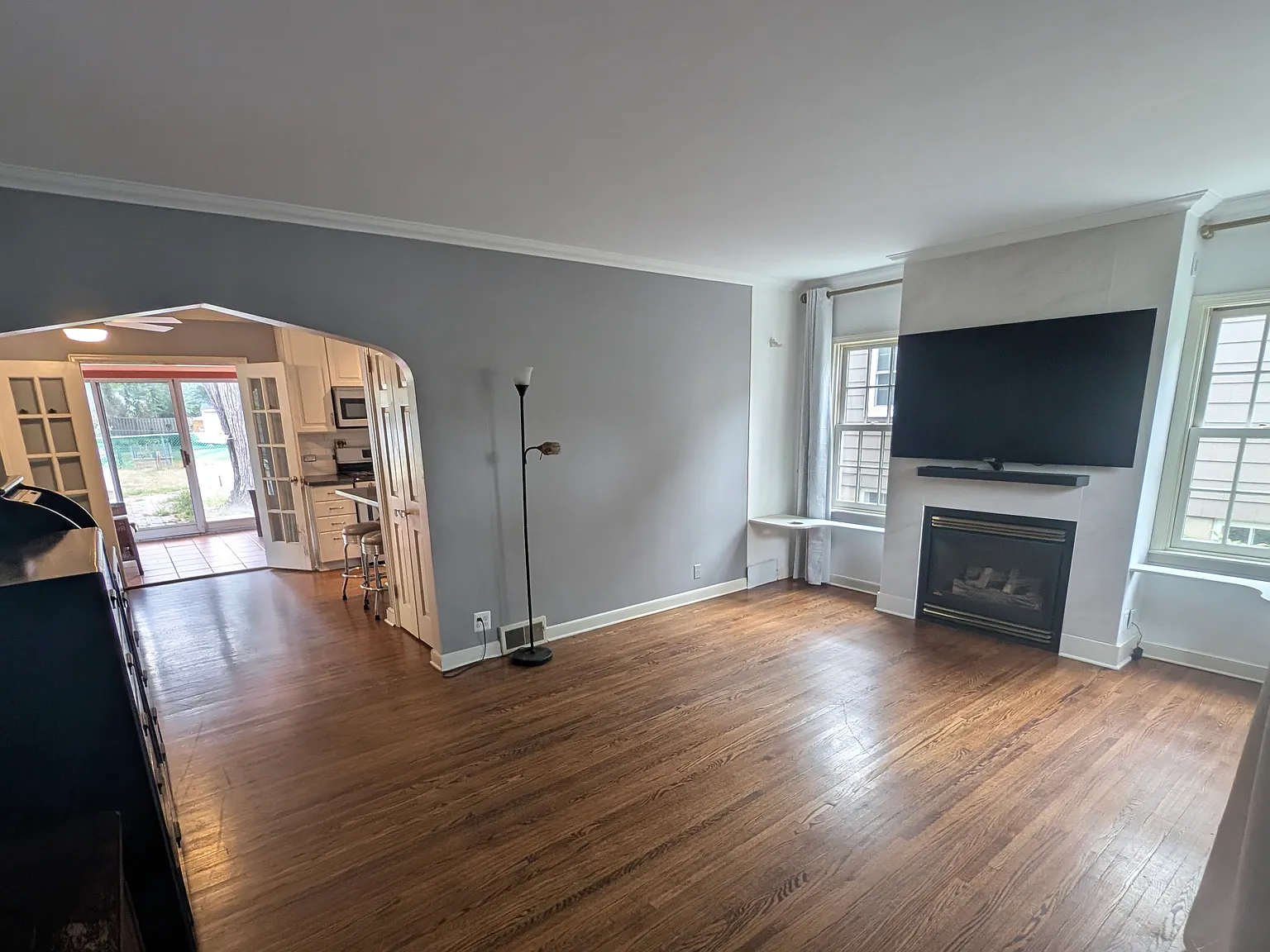 3 bed, 1232 sqft, $3,050 — Photo 2