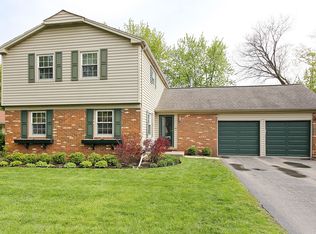 910 Hollystone Ln, Buffalo Grove, IL 60089