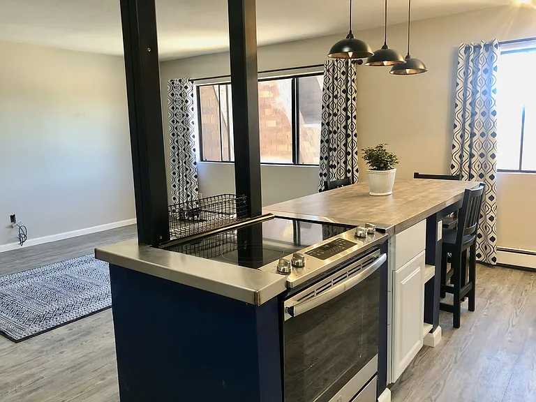 Ots of kitchen storage