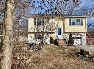 31 Saint Joseph Ct, Groton, CT 06340