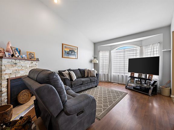 4th image of 1180 Laroque St