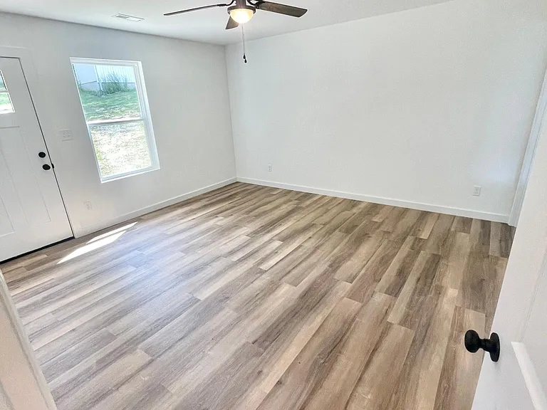 4624 Freund St SW — Photo 9