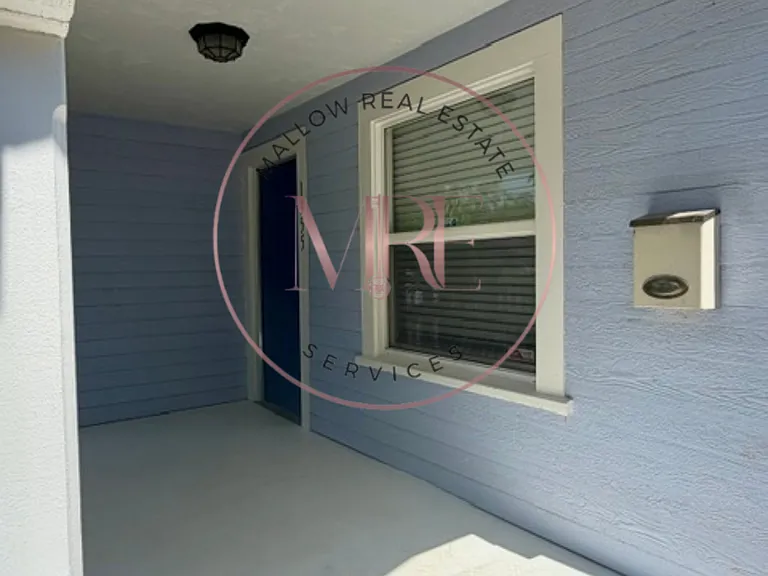 1355 Safford St — Photo 3