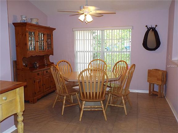 4th image of 925 Park Valley Cir