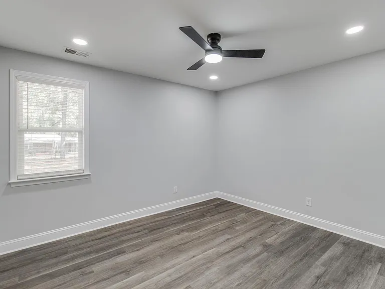 2327 Willow St — Photo 26