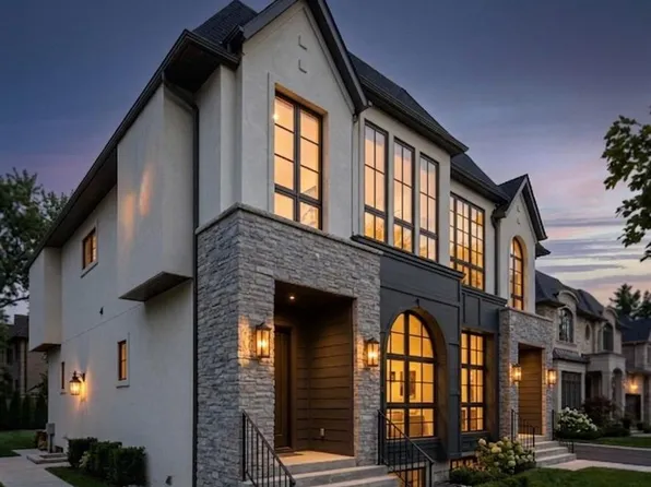 2420 SW 21st St NW, Calgary, AB T2M 3W2
