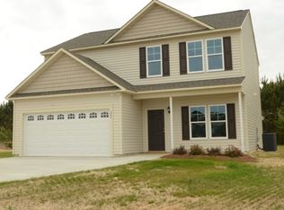 204 Groveshire Pl, Richlands, NC 28574