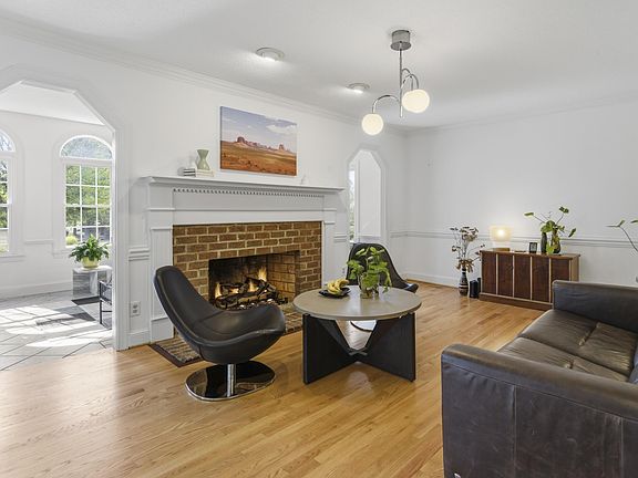 2nd image of 627 Keith Hills Rd