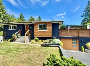 5143 Santa Clara Ave, Saanich, BC V8Y 1W5