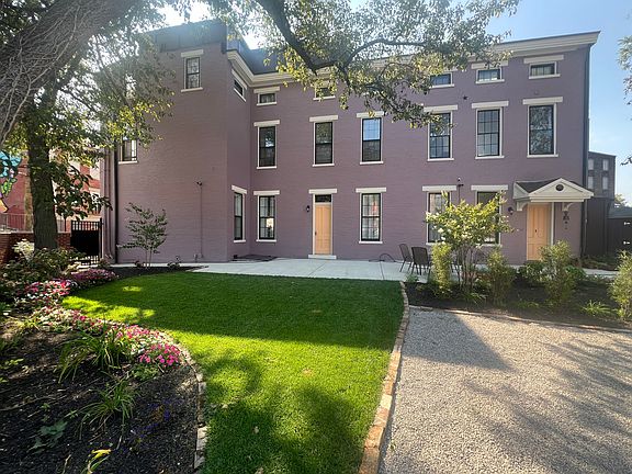 3rd image of 2035 Dunlap St #1