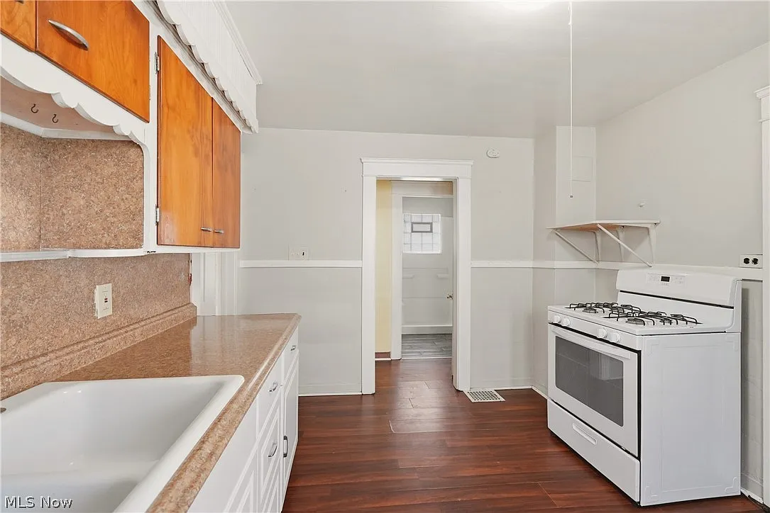 2 bed, 1.0 bath, 900 sqft, $1,000 — Photo 3