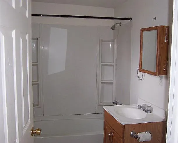 1 bed, 800 sqft, $1,095 — Photo 3