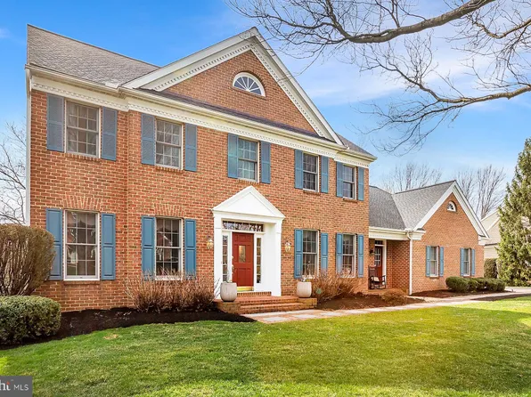 1028 Steeplechase Dr, Lancaster, PA 17601