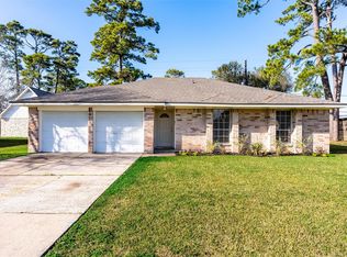 9915 Bayou Woods Dr, Baytown, TX 77521