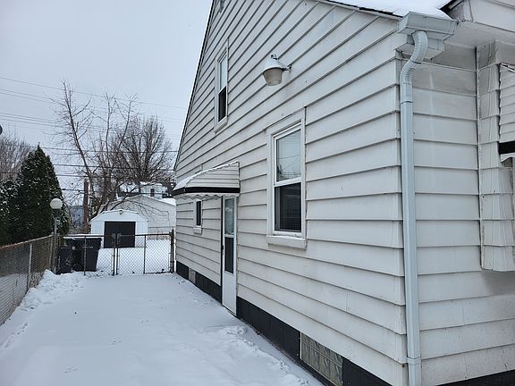 2nd image of 14853 Euclid Ave