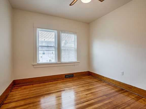4th image of 1327 S 13th St