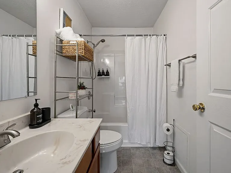 6000 Boardwalk Dr — Photo 27