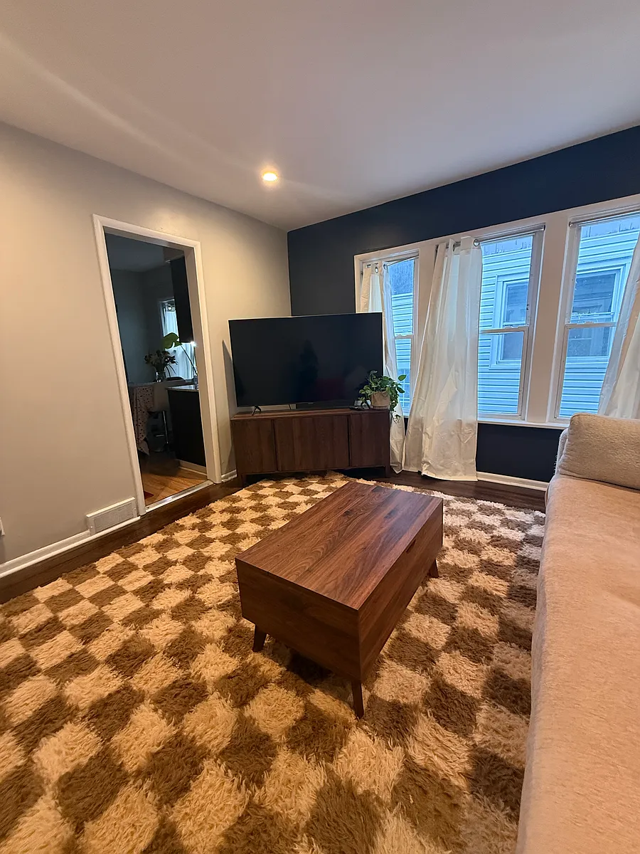 Building Photo - 92 Traymore St #2