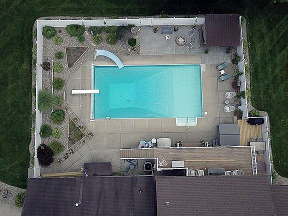 3rd image of 22282 Loupee Dr