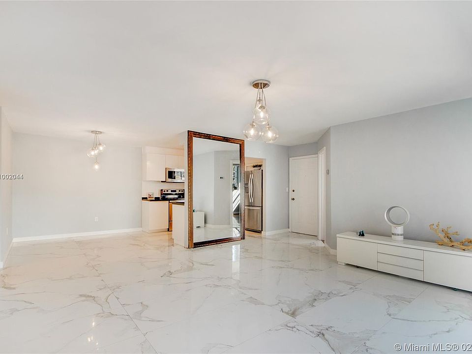 1st image of 947 Lenox Ave APT 301