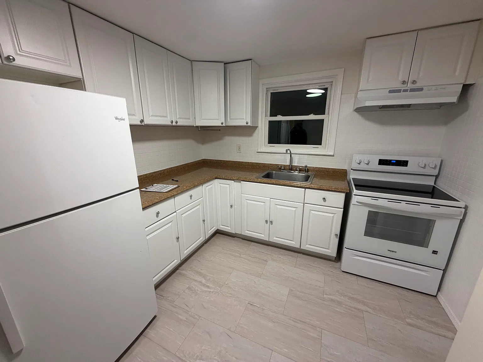 3 bed, 1000 sqft, $3,500 — Photo 4