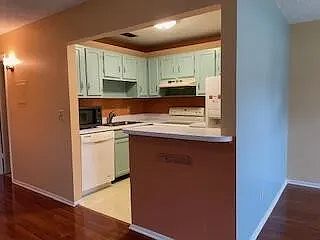 2nd image of 102 Royal Oak Dr APT 204