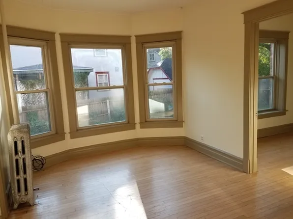 607-609 E. Milwaukee Street, 607-609 E Milwaukee St #607-2, Janesville, WI 53545