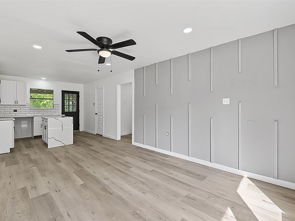 3rd image of 4933 Doolittle Blvd