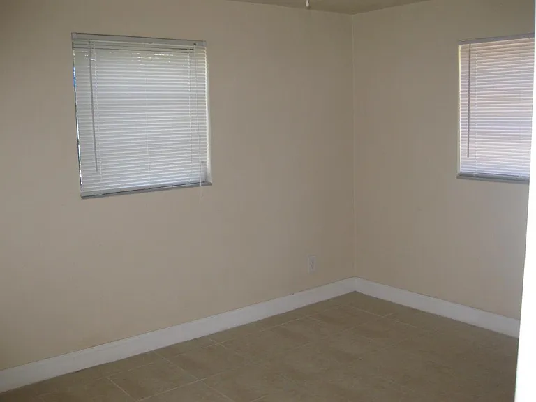 5900 Hope St — Photo 3