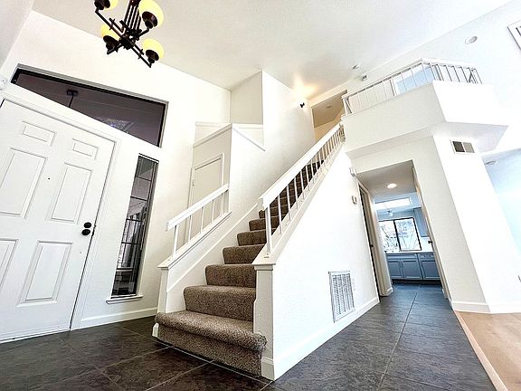 5th image of 731 Youngsdale Dr