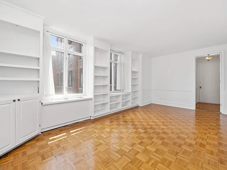 222 Riverside Dr #7F — Photo 3