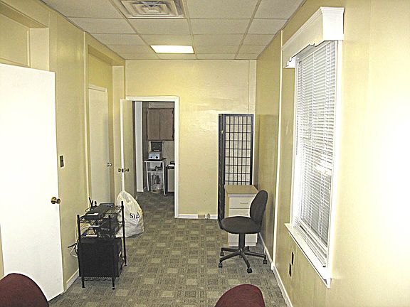 5th image of 100 S Highland Ave Ste 10