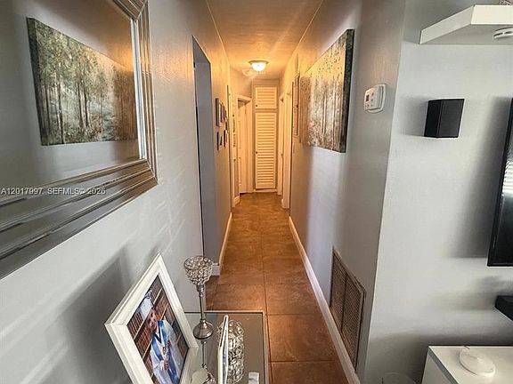 4th image of 621 SW 71st Ter