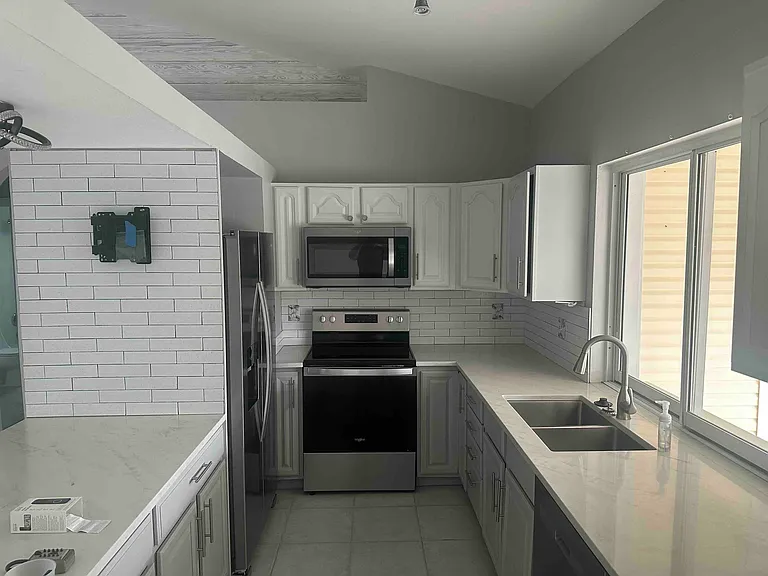 3389 Lakeview Dr — Photo 7