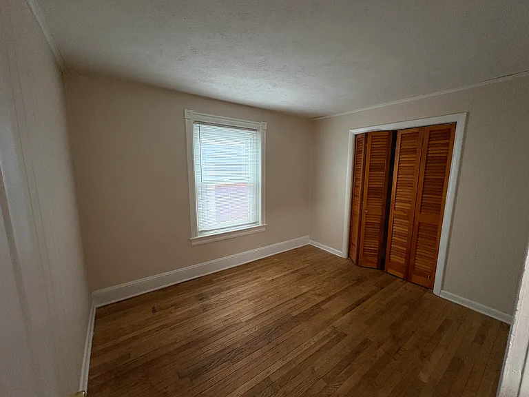 343 Charles St — Photo 11