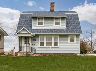 408 16th St, Belle Plaine, IA 52208
