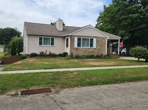 228 E 2nd St, Waterford, PA 16441