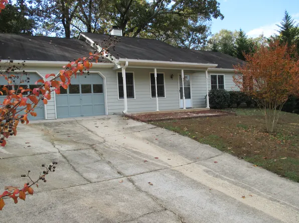 226 Valley Brook Dr, Woodstock, GA 30188