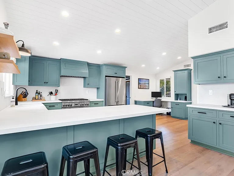 20509 Rhoda St — Photo 20