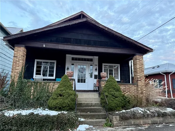 214 N Dawson St, Uhrichsville, OH 44683