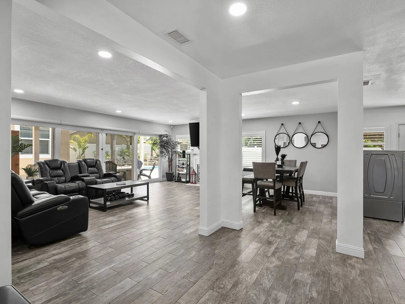 3 bed, 1584 sqft, $3,800 — Photo 3