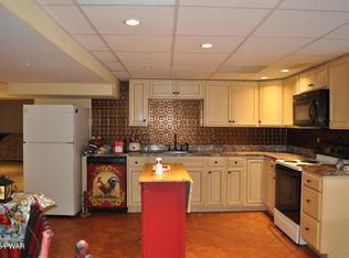 56 Sterling Rd, Newfoundland, PA 18445