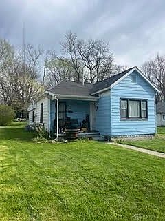 2nd image of 440 E 2nd St